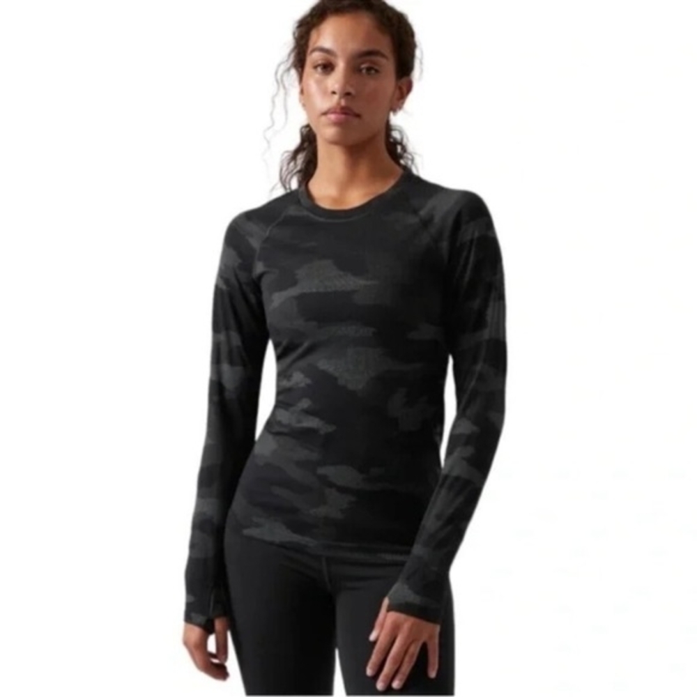 Athleta Momentum Black Camo Long Sleeve Top
